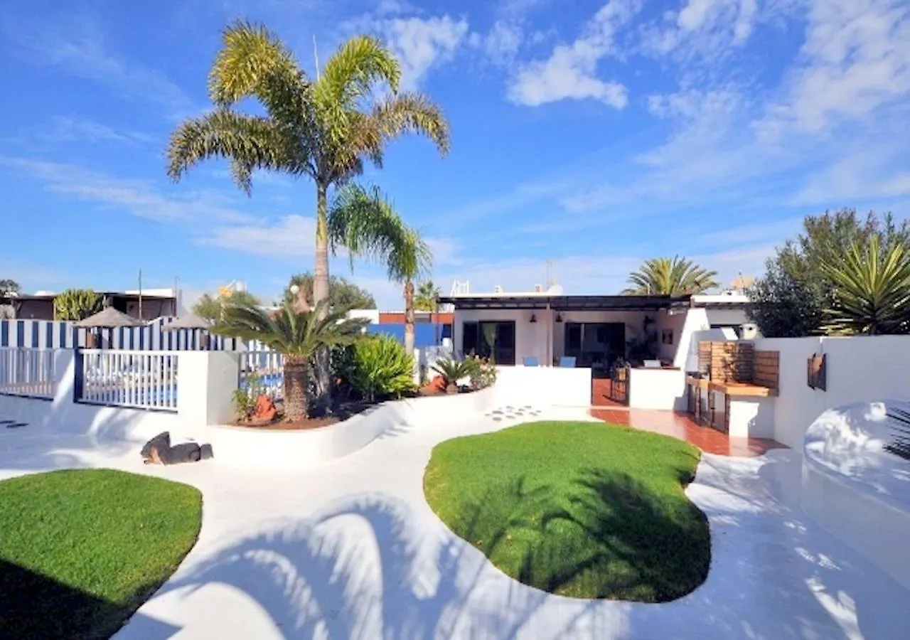 Villa CHAO private heated pool, garden, wifi, A/C Playa Blanca  Spagna